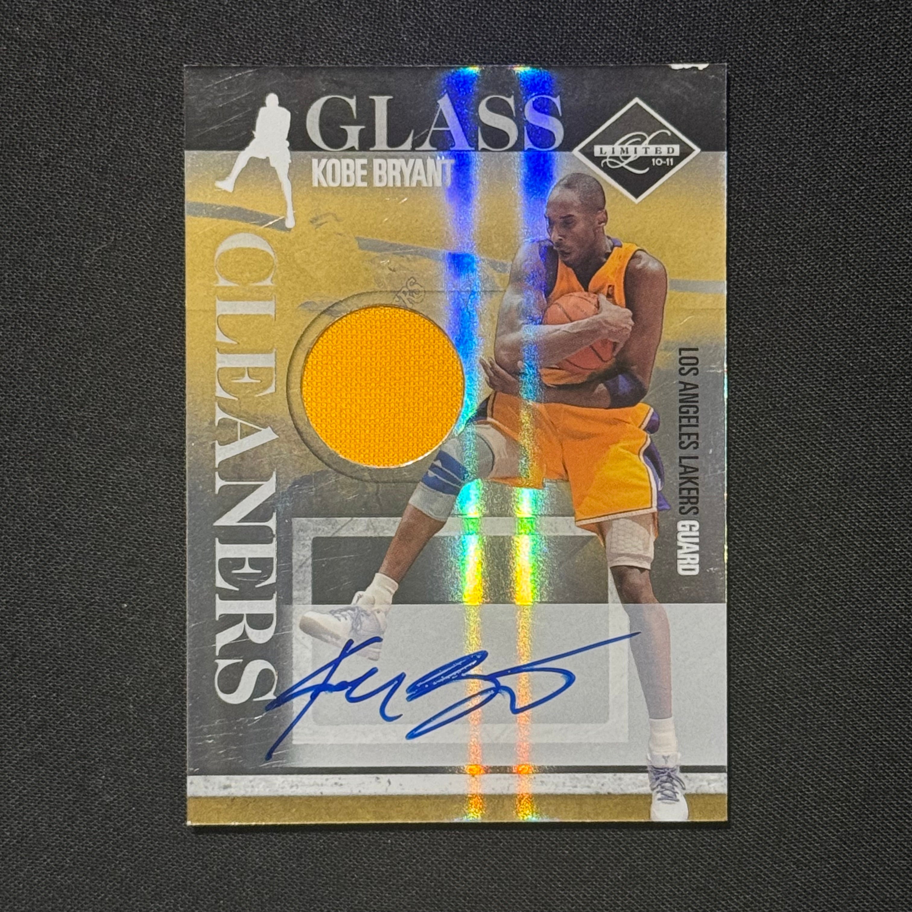 Kobe Bryant 2010-11 Panini Limited Glass Cleaners Materials Signatures #20 #04/25