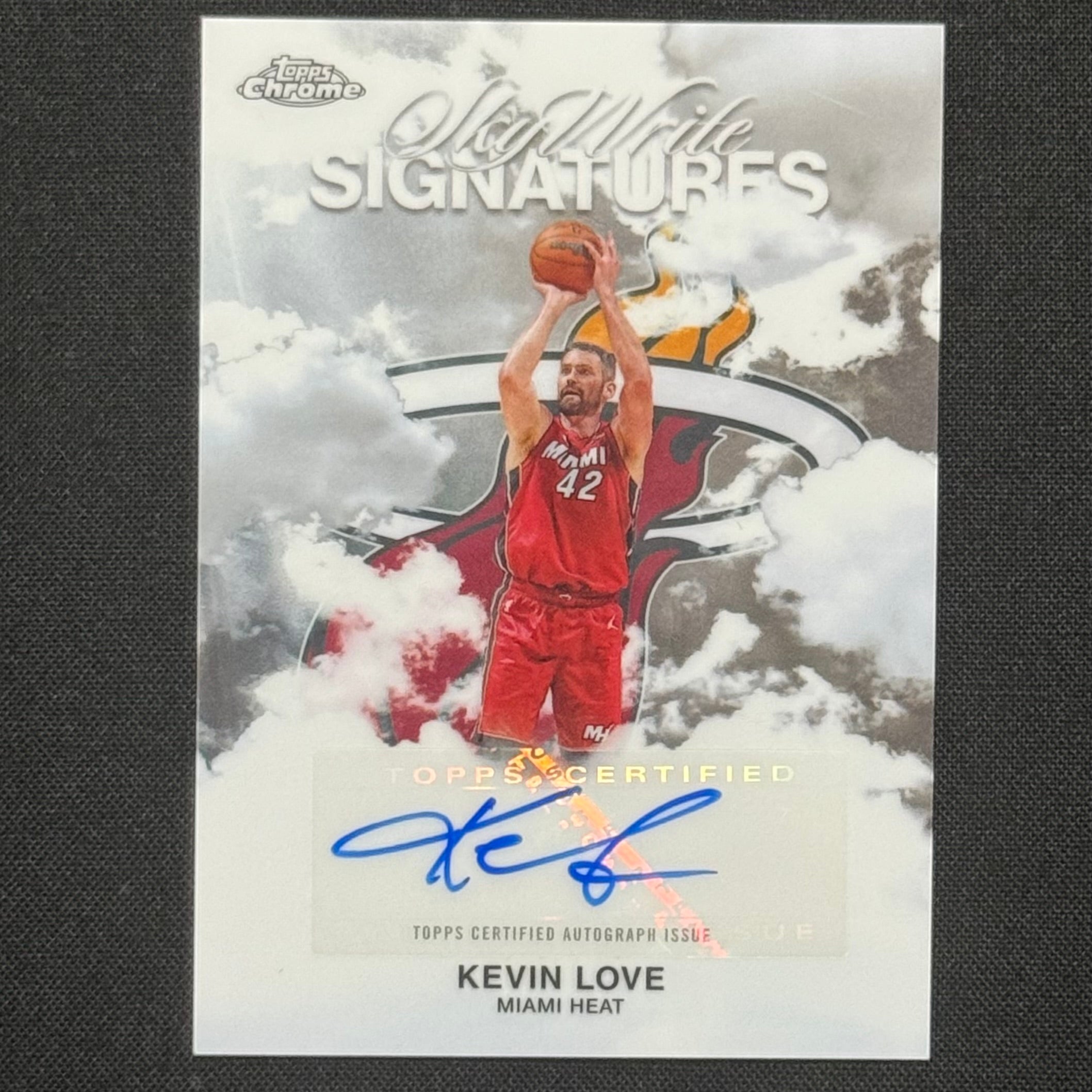 Kevin Love 2025-26 Topps Chrome Sky Write Signatures #SWS-KL Auto