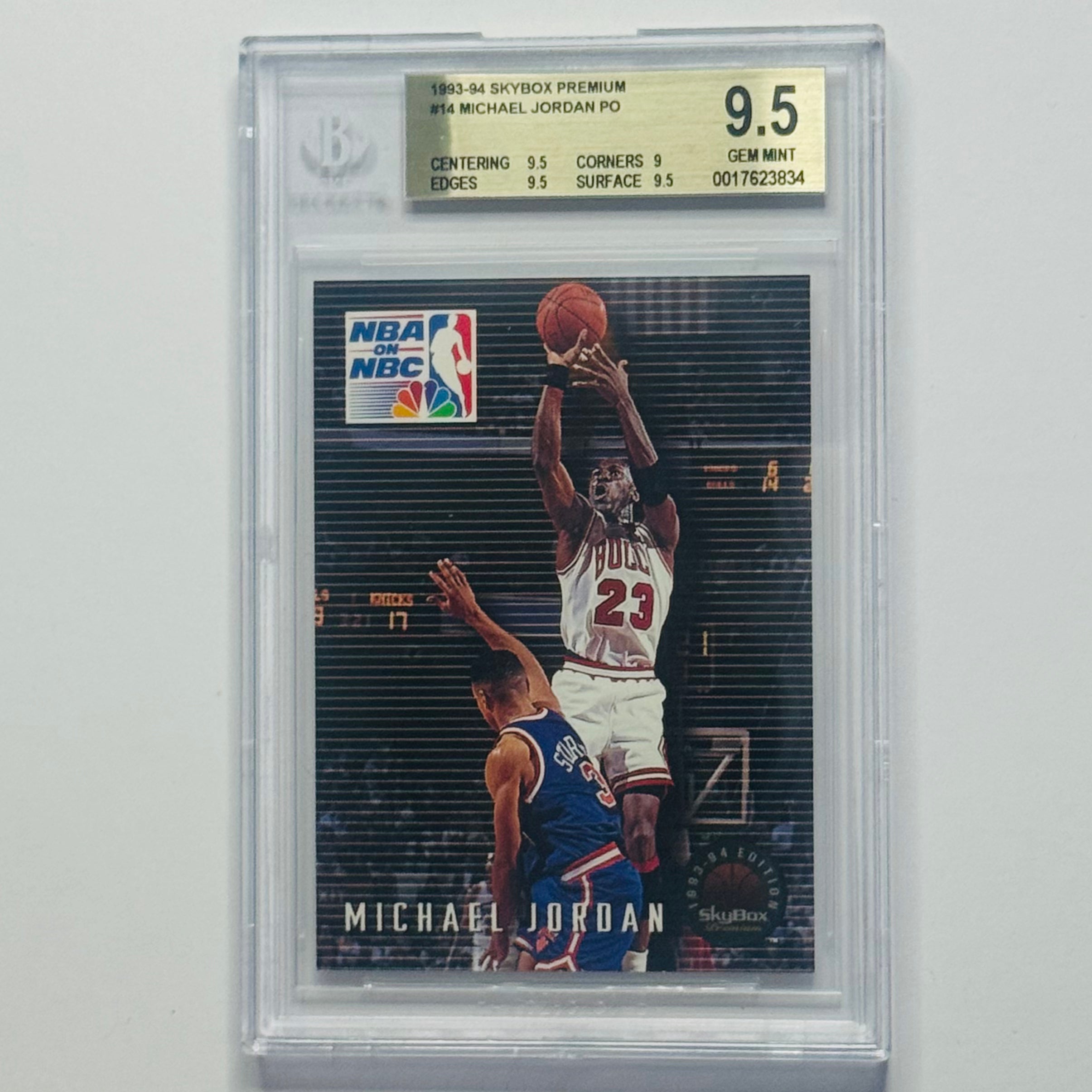 1993-94 Michael Jordan- Skybox Premium #14